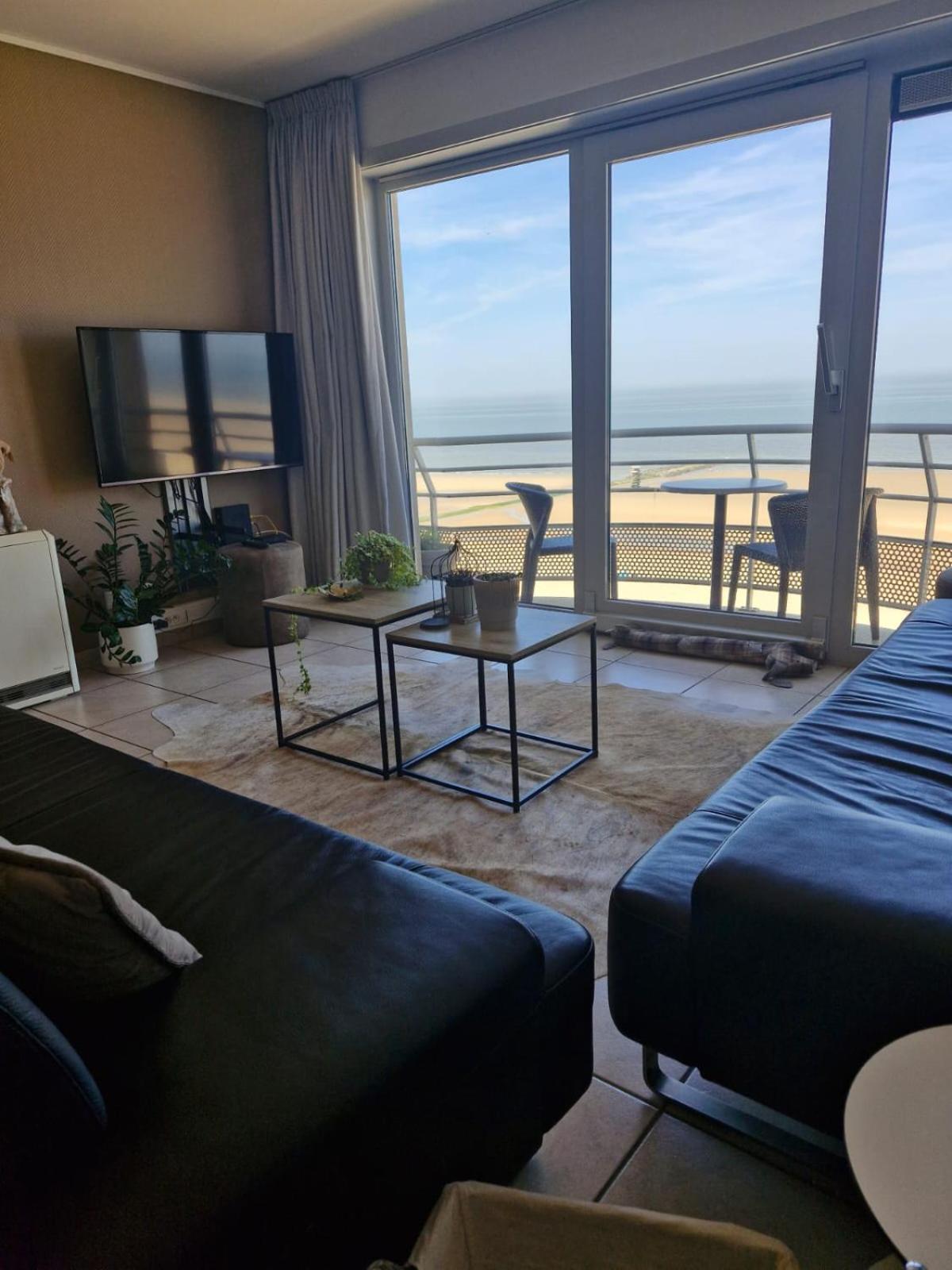 Appartement Met Zeezicht, Zwembad & Garage Oostende Oda fotoğraf
